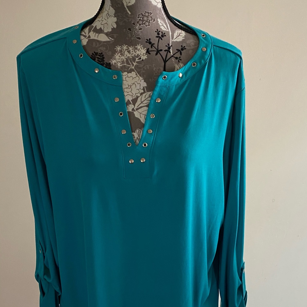Teal blouse